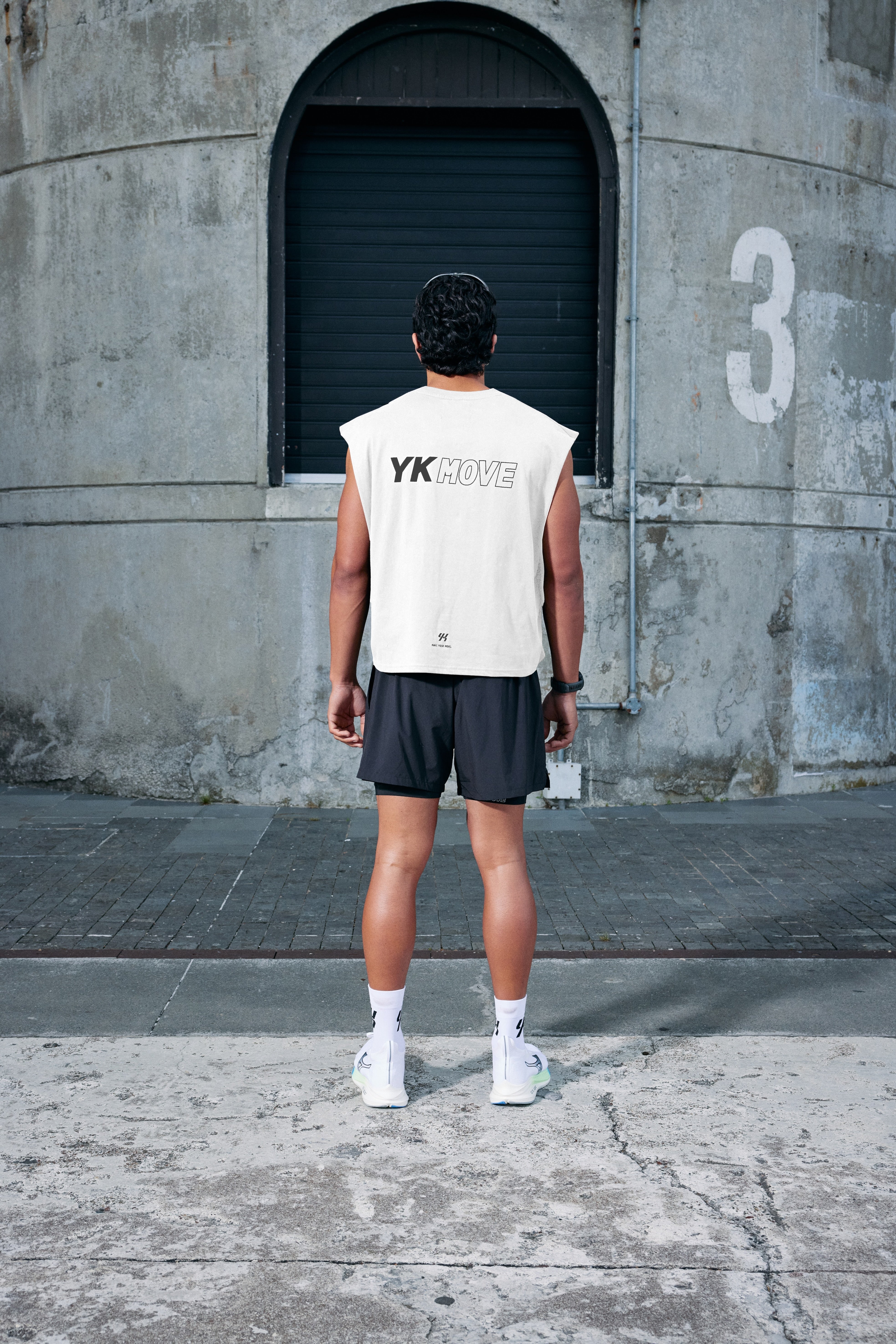 Move Tank | White